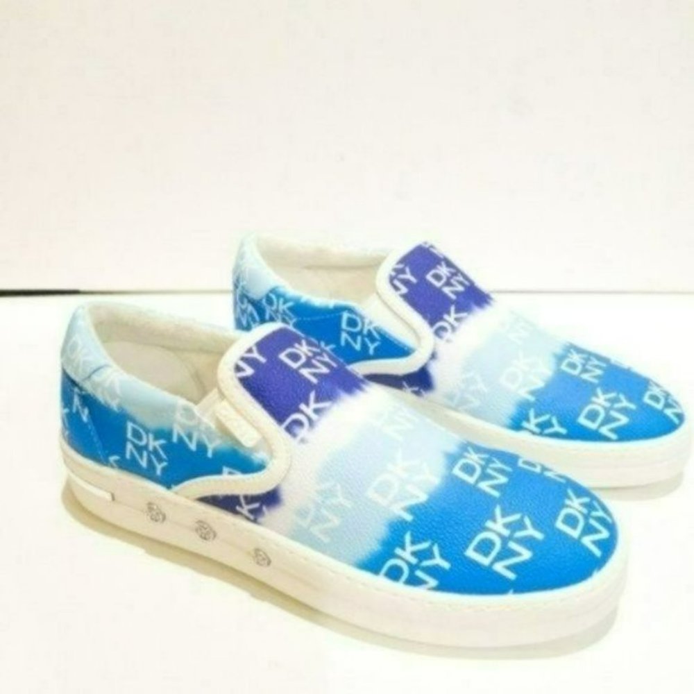 DKNY Case Sneakers Bright Blue -8.5 - Picture 1 of 3